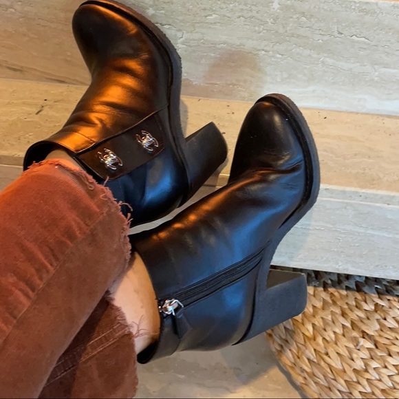Chanel turn lock boots 38.5 - Picture 11 of 15